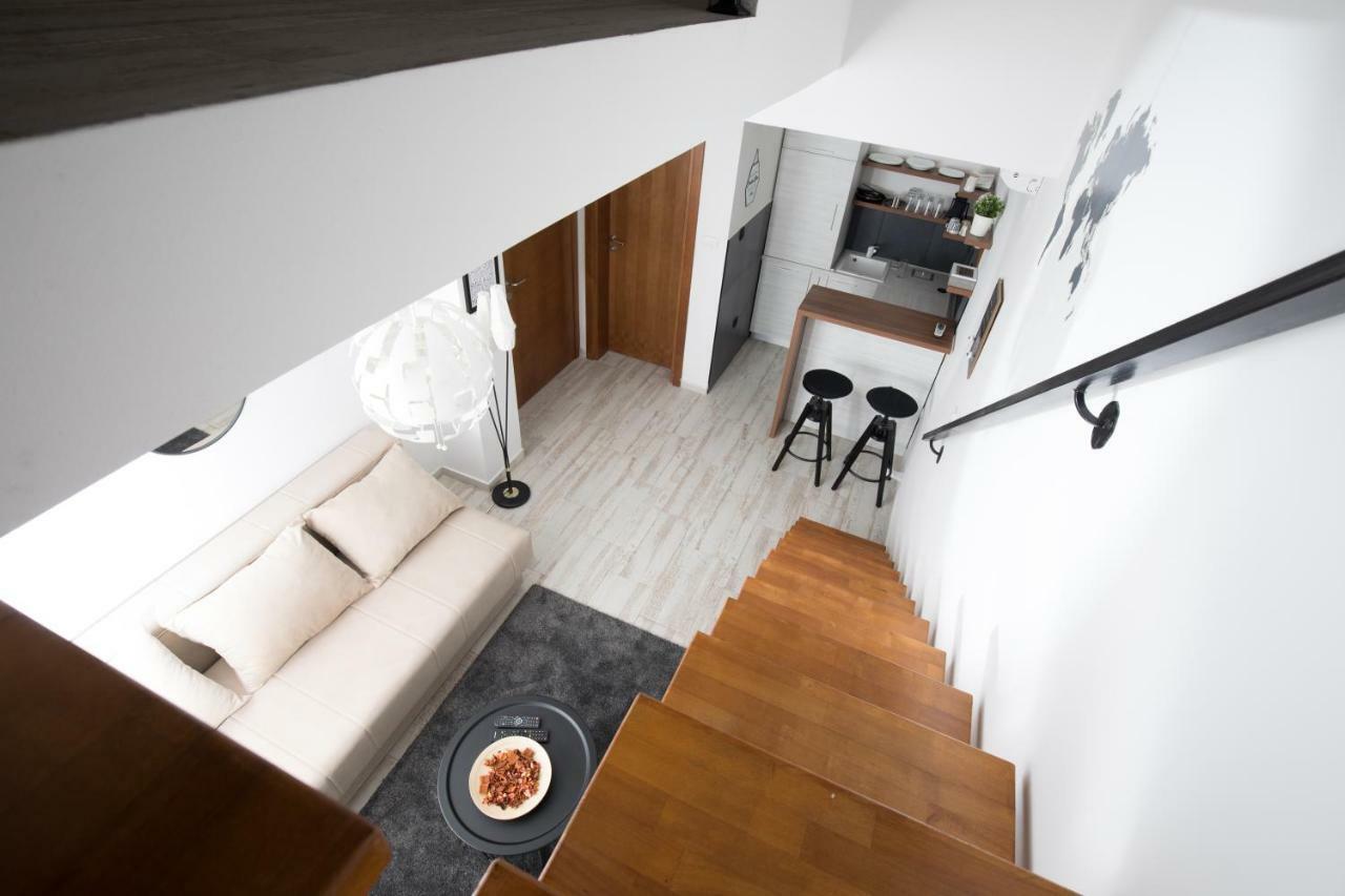 Apartment 31 *